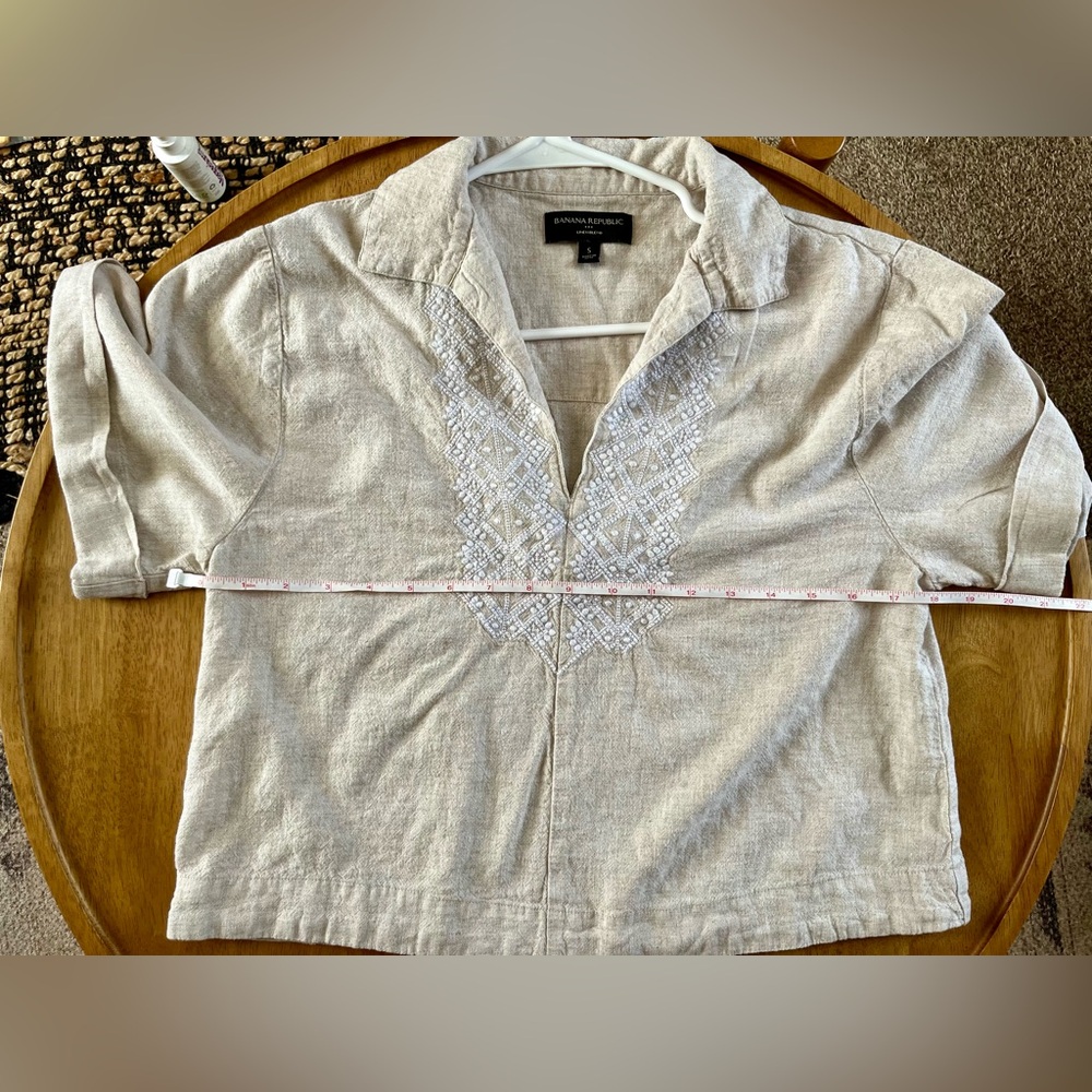 Banana Republic Women's Cropped Linen Embroidered Top - Picture 2 of 9